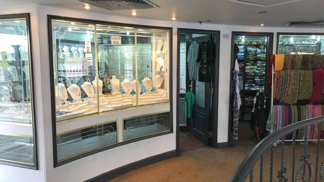 رحلة الباخرة نايل دولفين